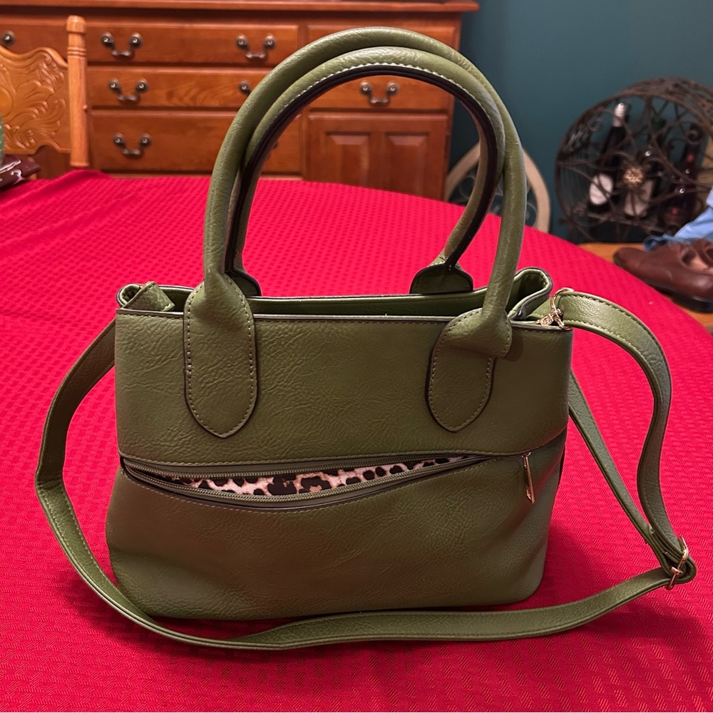 K Carroll EUC Crossbody Purse Adjustable Strap + Double Handles Leopard Interior